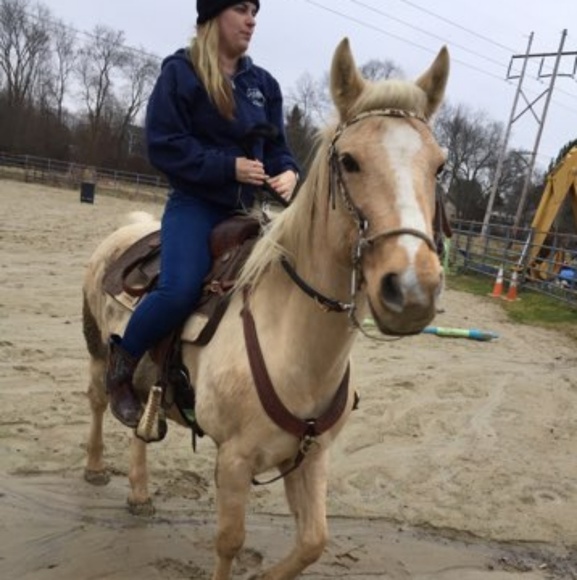 🥳💥Hi I am Britta! WELCOME TO MY CLOSET!! - Picture 6 of 8